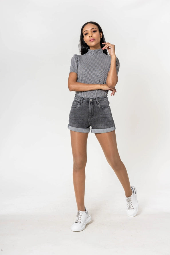 Calções Denim Essential Stretch cintura alta.