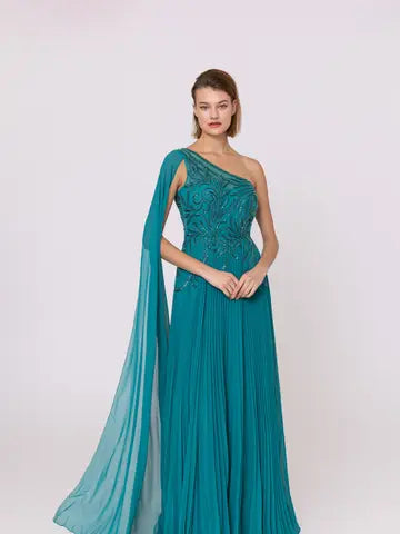 Vestido de Noite Assimétrico com Capa Fluida