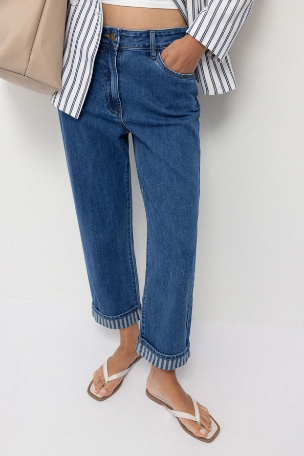 Jeans Cropped com Bainha Contrastante em Listras - Lanidor