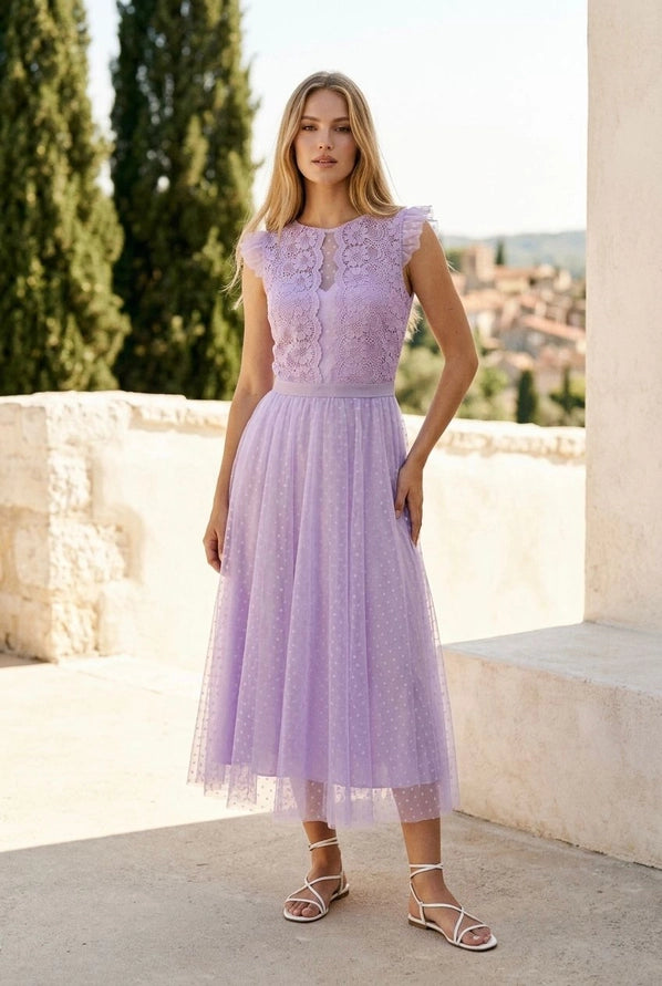 Vestido Midi Elegante em Tule
