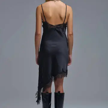Vestido de Cetim Assimétrico