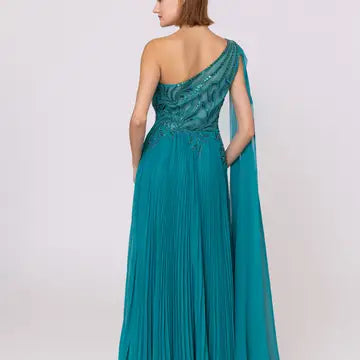 Vestido de Noite Assimétrico com Capa Fluida