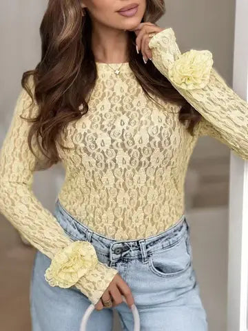 Top de Renda Floral com Aplicação de Rosas Tridimensionais
