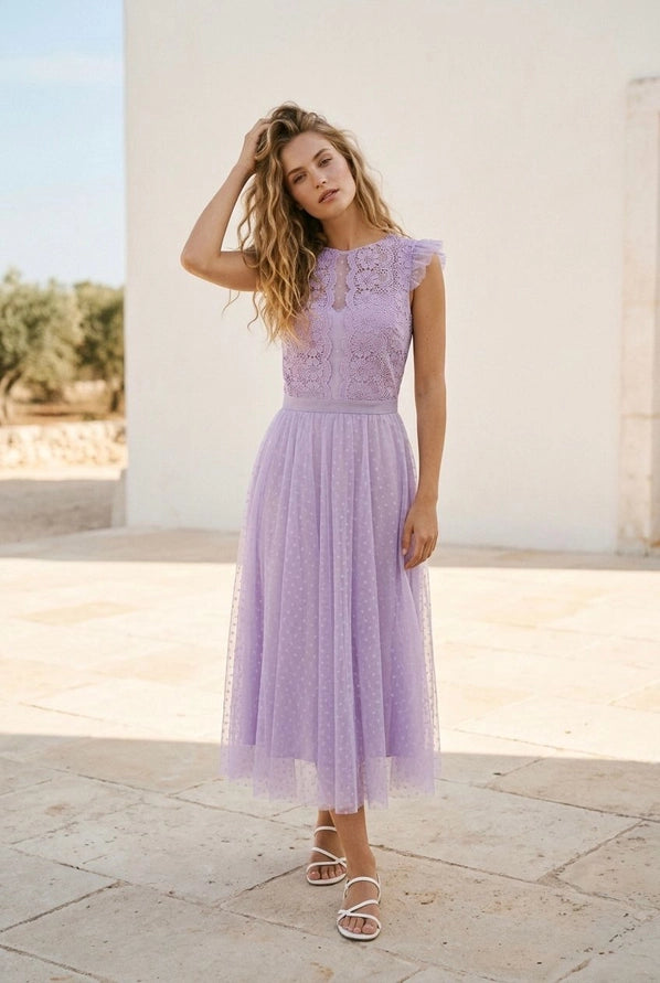 Vestido Midi Elegante em Tule