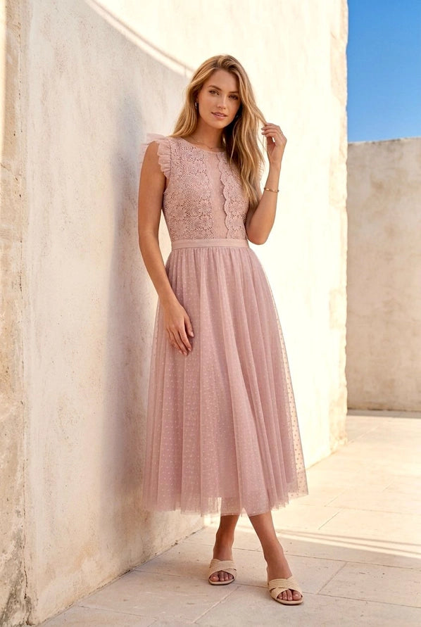 Vestido Midi Elegante em Tule