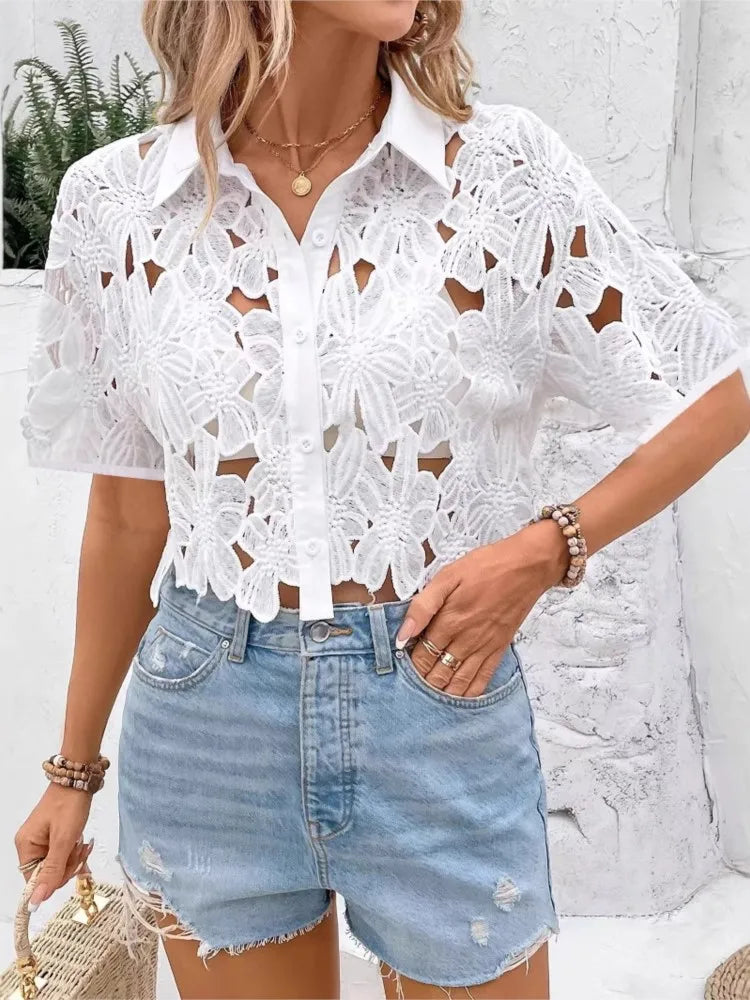 Camisa Cropped em Renda Bordada de Verão