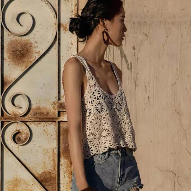 Top Curto em Crochet Artesanal Estilo Boho