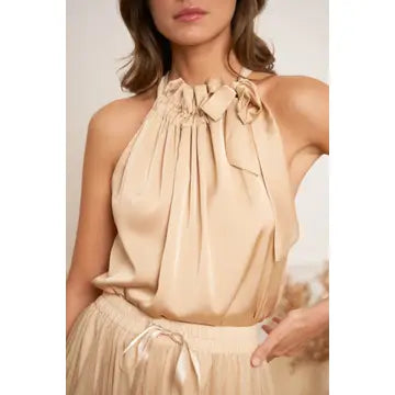Blusa de Cetim com Laço