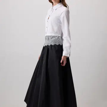 Camisa Cropped com Barra em Renda