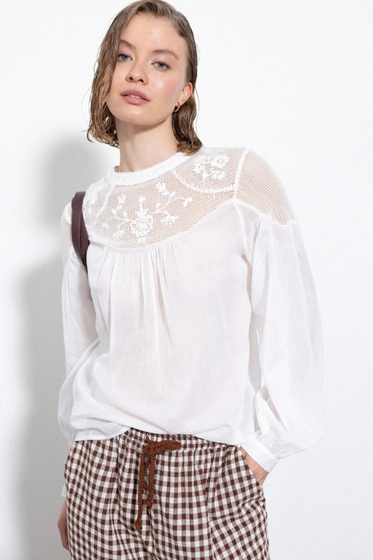 Blusa Romântica com Bordados e Renda - Lanidor