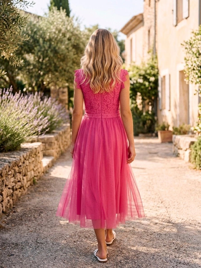 Vestido Midi Romântico em Tule e Renda Floral